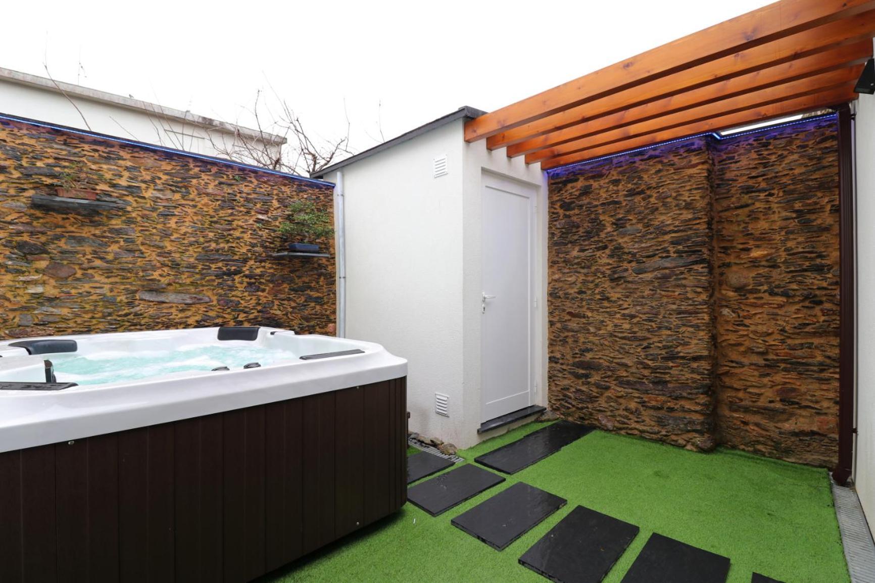 Dainty House Villa โอวาร์ ภายนอก รูปภาพ